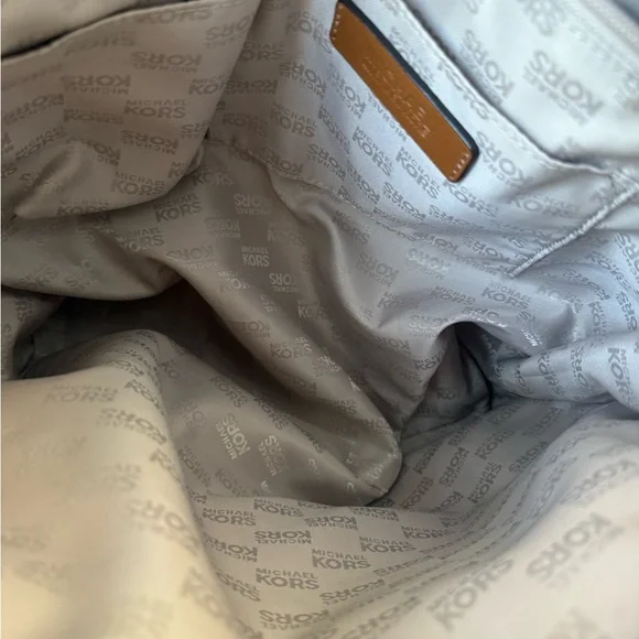 Michael Kors Cream and Brown Hamilton Tote Bag with wallet - Picture 5 of 12